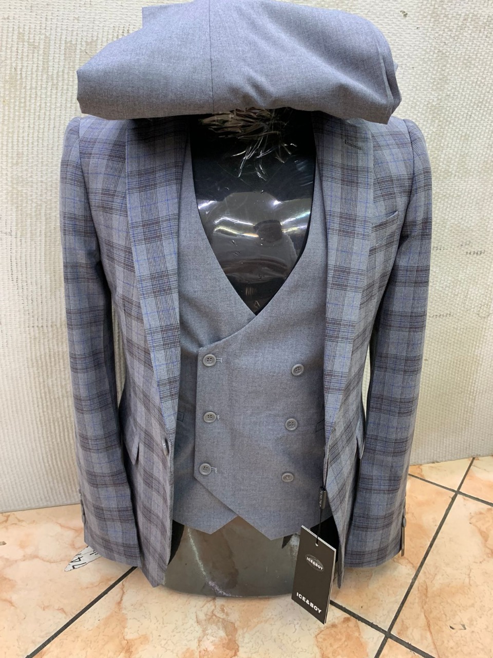 Scotch Regal grey Suit