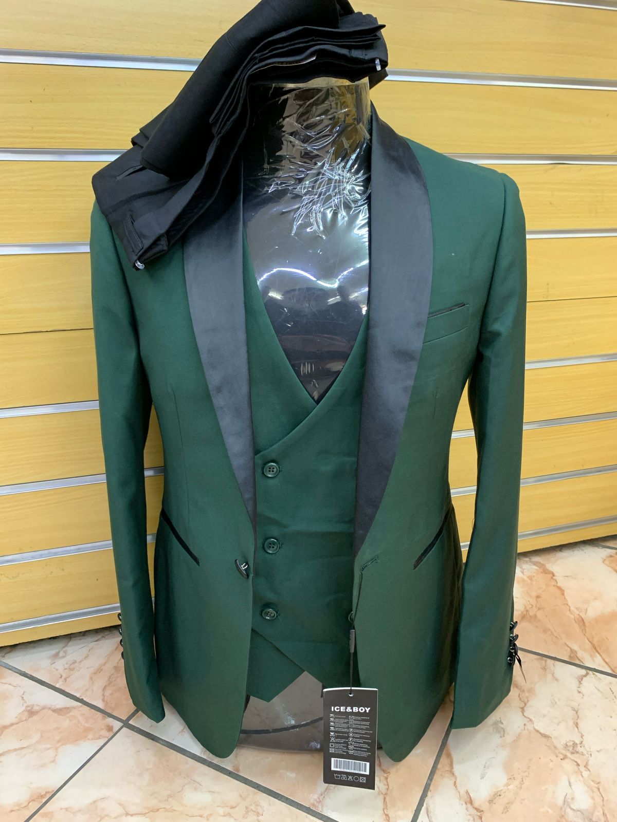 Tuxedo green Suit