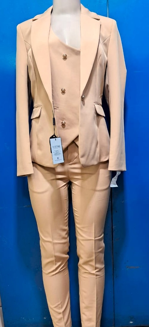 Ladies 3-Piece Suit